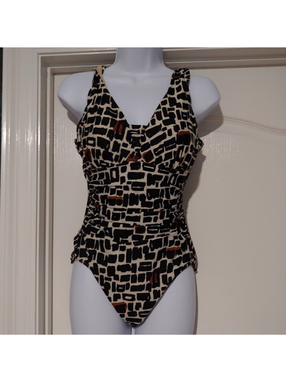 Lands End Ruched Sides Padded Geometric One Piece Bathing Suit Vacation Beach 10
